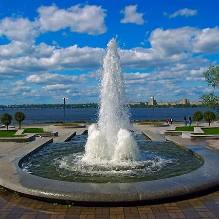 Апартаменты Лето С Ванной Джакузи Dnipro Exterior photo